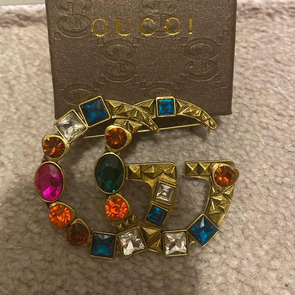 Brooch/ Pin or belt buckle